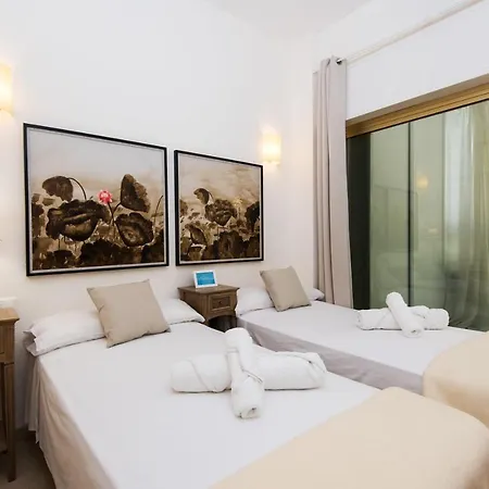 Rentandhomes Beachfront Center Apartament