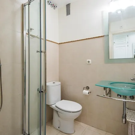 Rentandhomes Beachfront Center Apartament