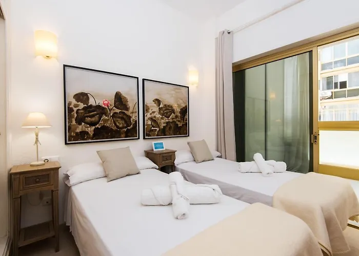 Rentandhomes Beachfront Center 公寓