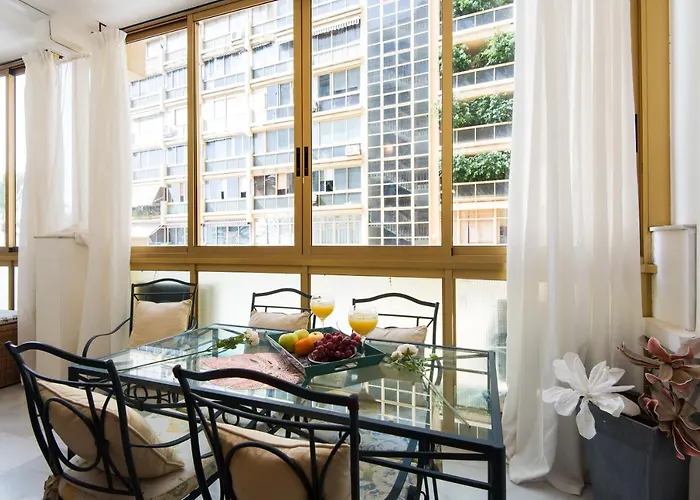 Rentandhomes Beachfront Center 公寓 *