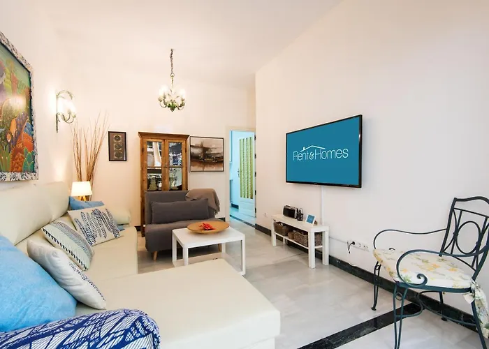 Rentandhomes Beachfront Center * 马尔韦利亚