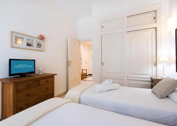 Rentandhomes Beachfront Center 公寓