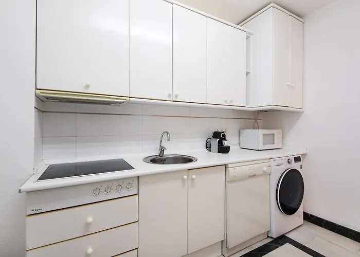 公寓 Rentandhomes Beachfront Center