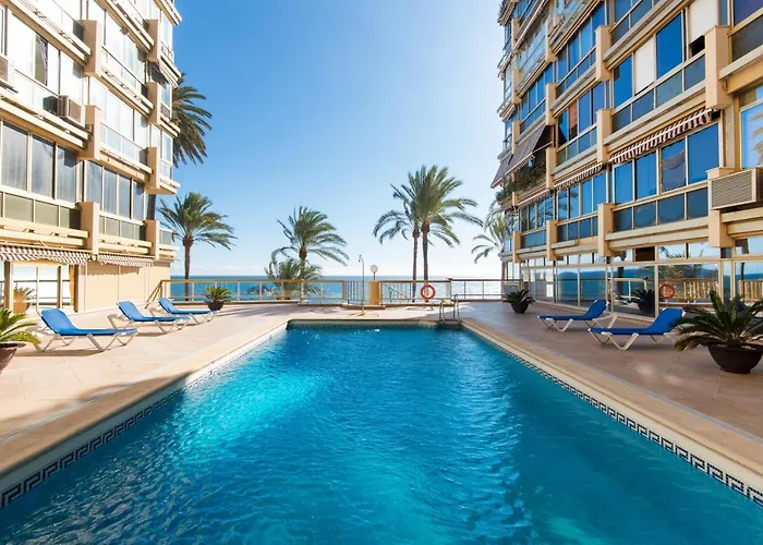 Rentandhomes Beachfront Center * 马尔韦利亚