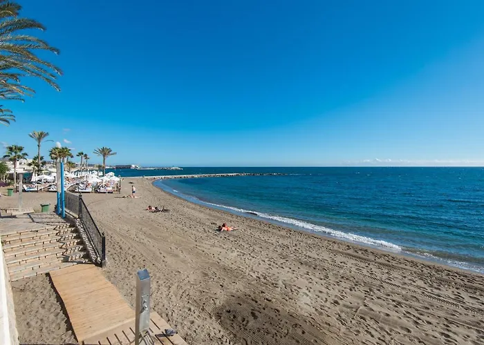 Rentandhomes Beachfront Center 公寓 *