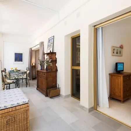 Rentandhomes Beachfront Center Marbellac