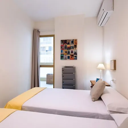 Rentandhomes Beachfront Center * Marbellac