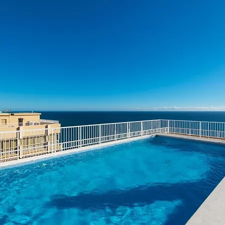 Rentandhomes Beachfront Center Appartement Marbellac
