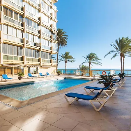 Rentandhomes Beachfront Center Appartement *